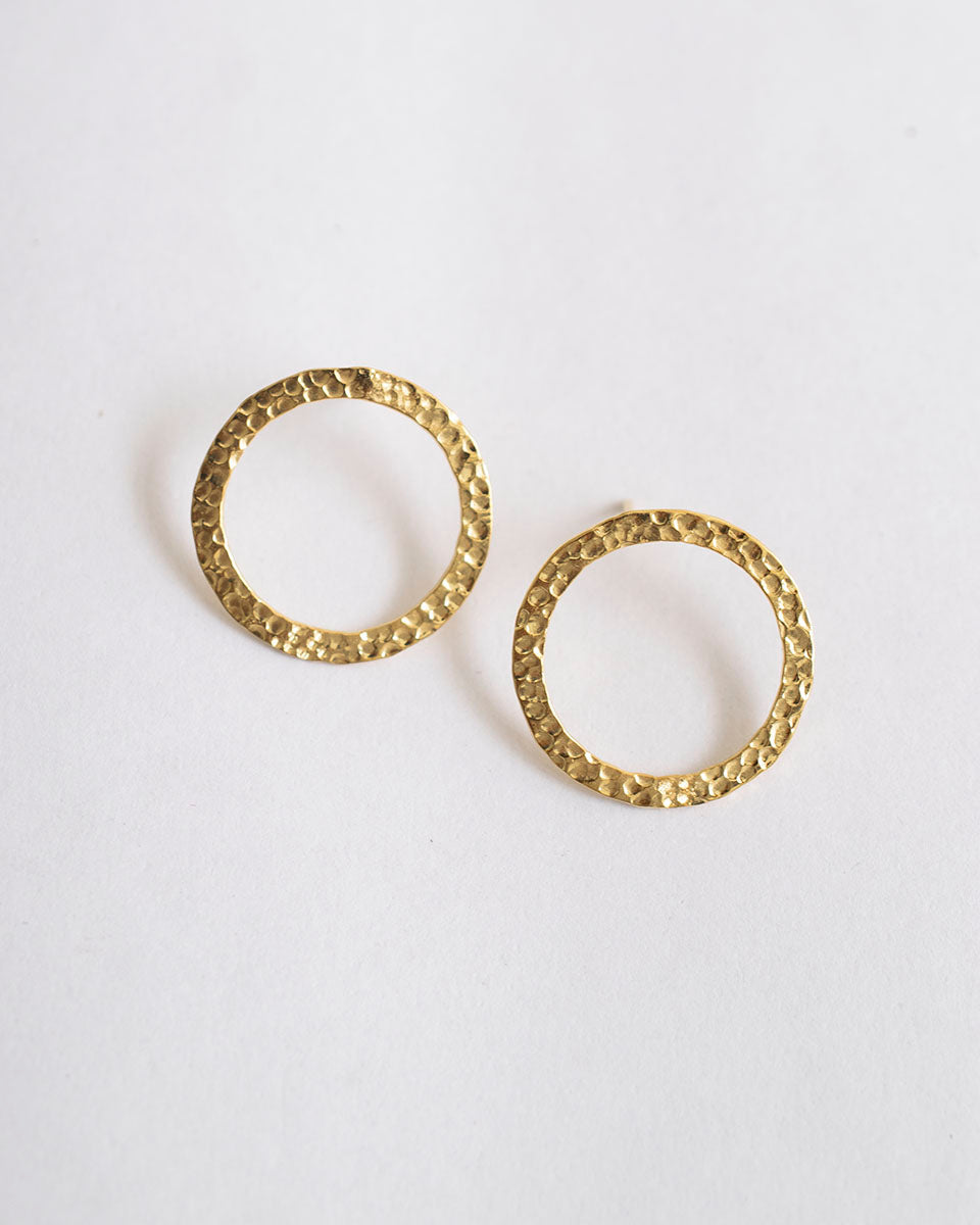 HAMMERED CIRCLE EARRINGS