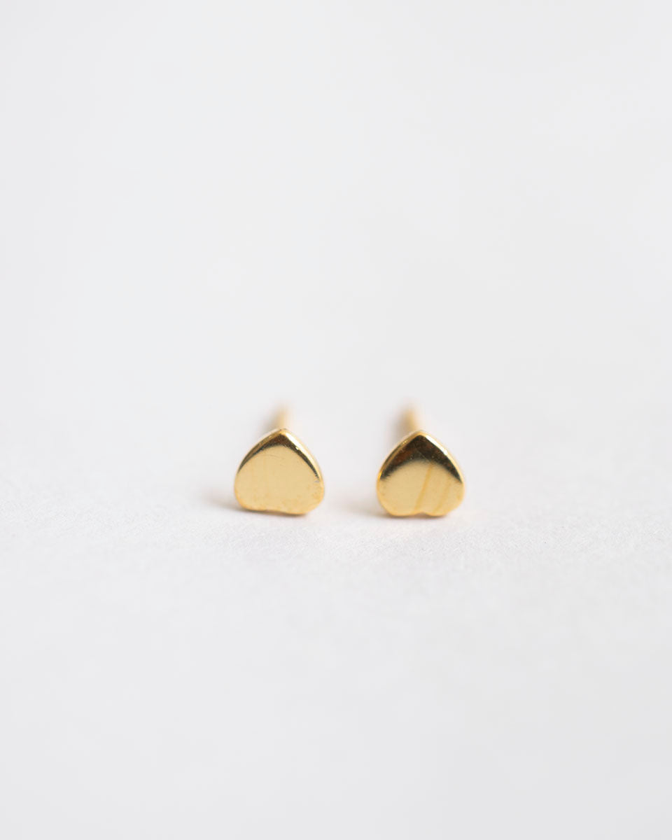 LITTLE HEART STUDS EARRINGS