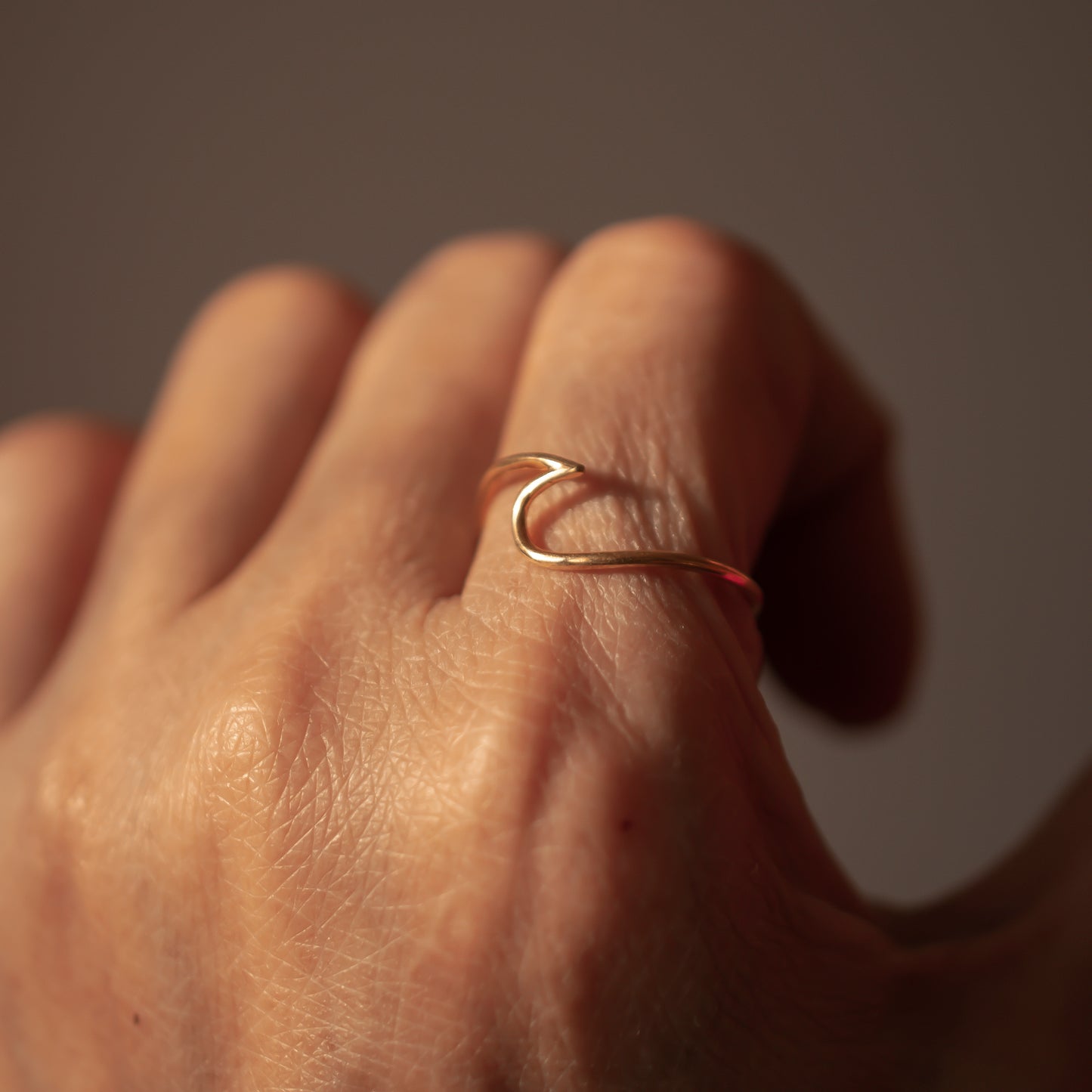 WAVE WIRE 14K GOLD RING