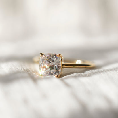 2ct CUSHION SOLITAIRE GOLD RING