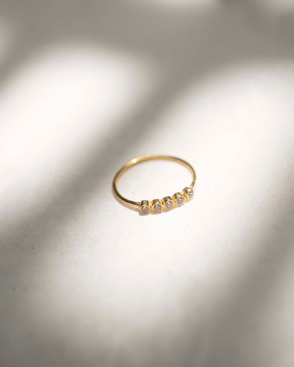 FIVE DIAMOND 14K GOLD RING