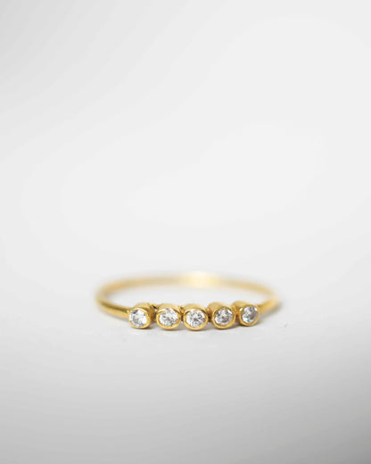 FIVE DIAMOND 14K GOLD RING