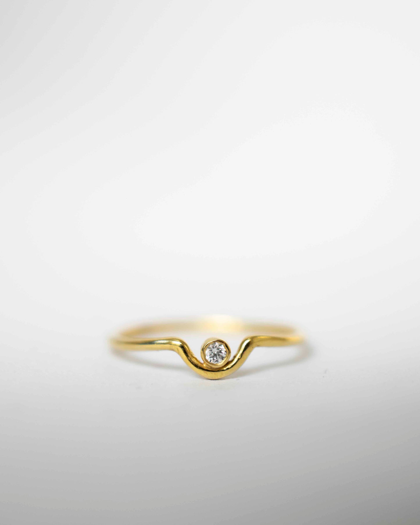 TINY CURVE DIAMOND 14K GOLD RING