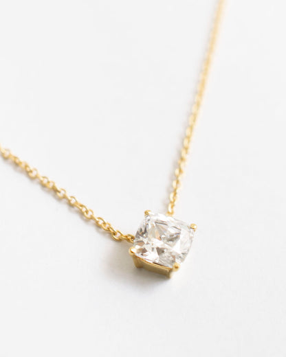 PRONGE BOLD CUSHION NECKLACE