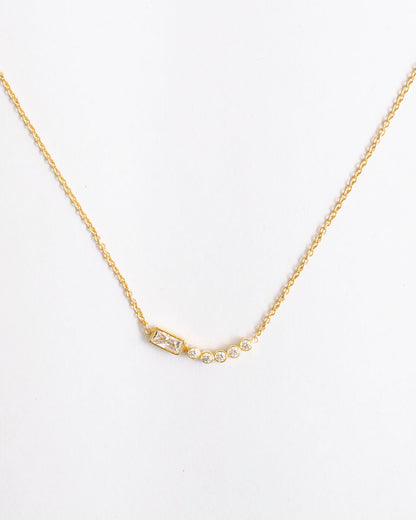 BAGUETTE CURVE NECKLACE