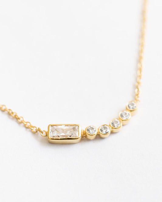 BAGUETTE CURVE NECKLACE