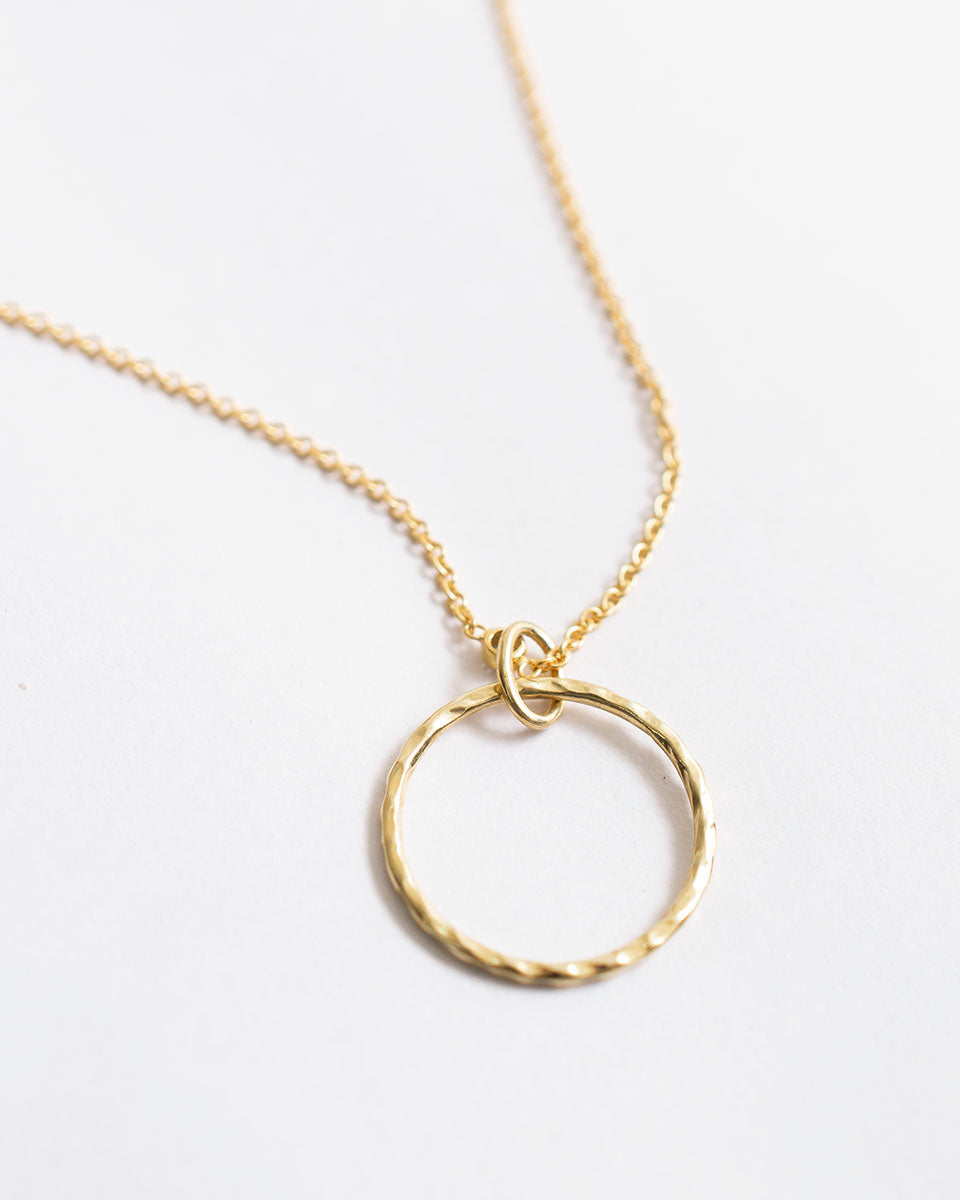 HAMMERED LOOP NECKLACE