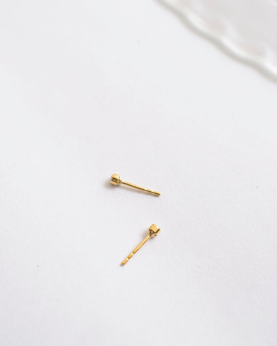 TINY BALL STUDS EARRINGS