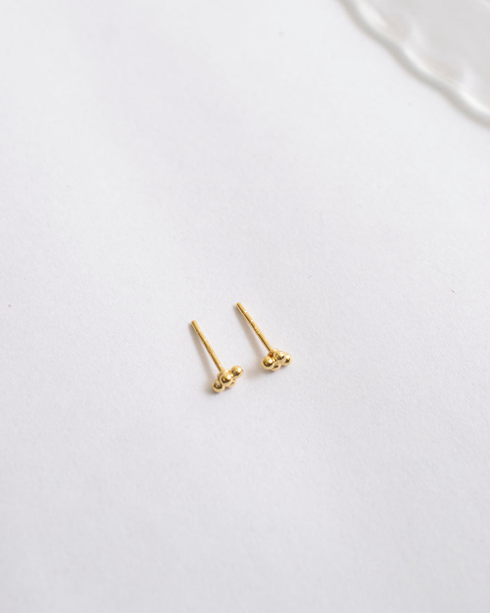 TINY FOUR BALL STUD EARRINGS