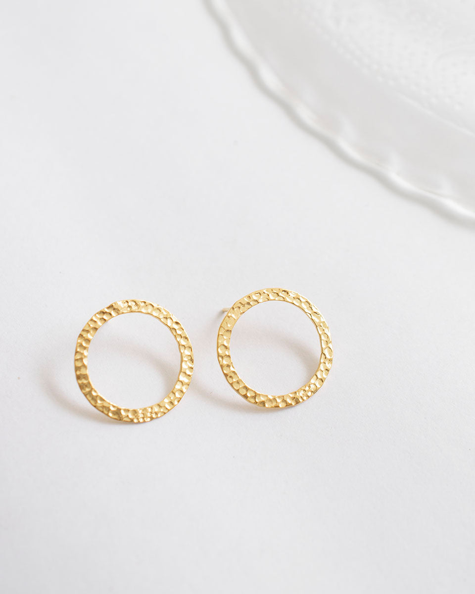 HAMMERED CIRCLE EARRINGS