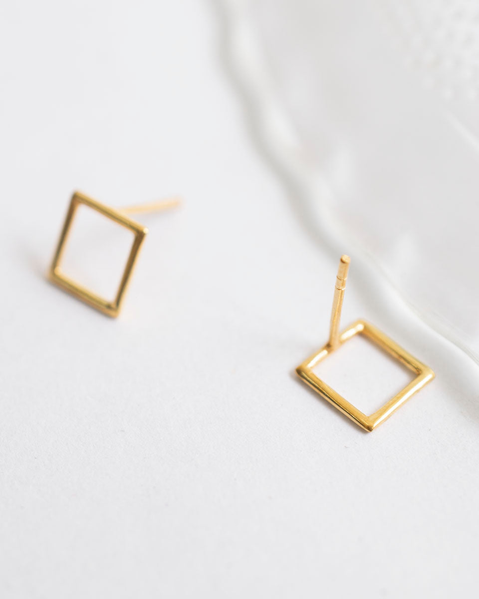 SQUARE WIRE EARRINGS