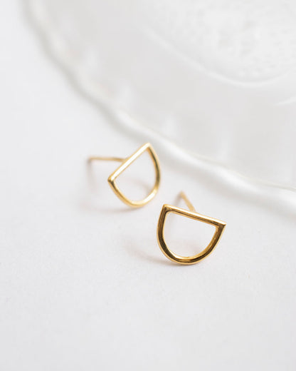 HALF CIRCLE WIRE EARRINGS