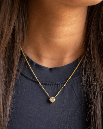 BEZEL BOLD CUSHION NECKLACE