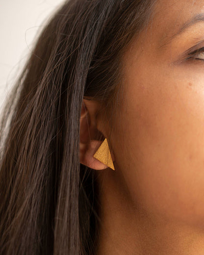 HAMMERED ANGLE STUD EARRINGS