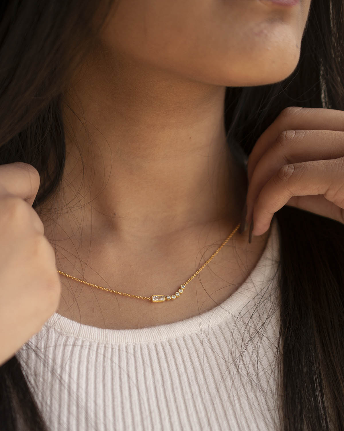 BAGUETTE CURVE NECKLACE