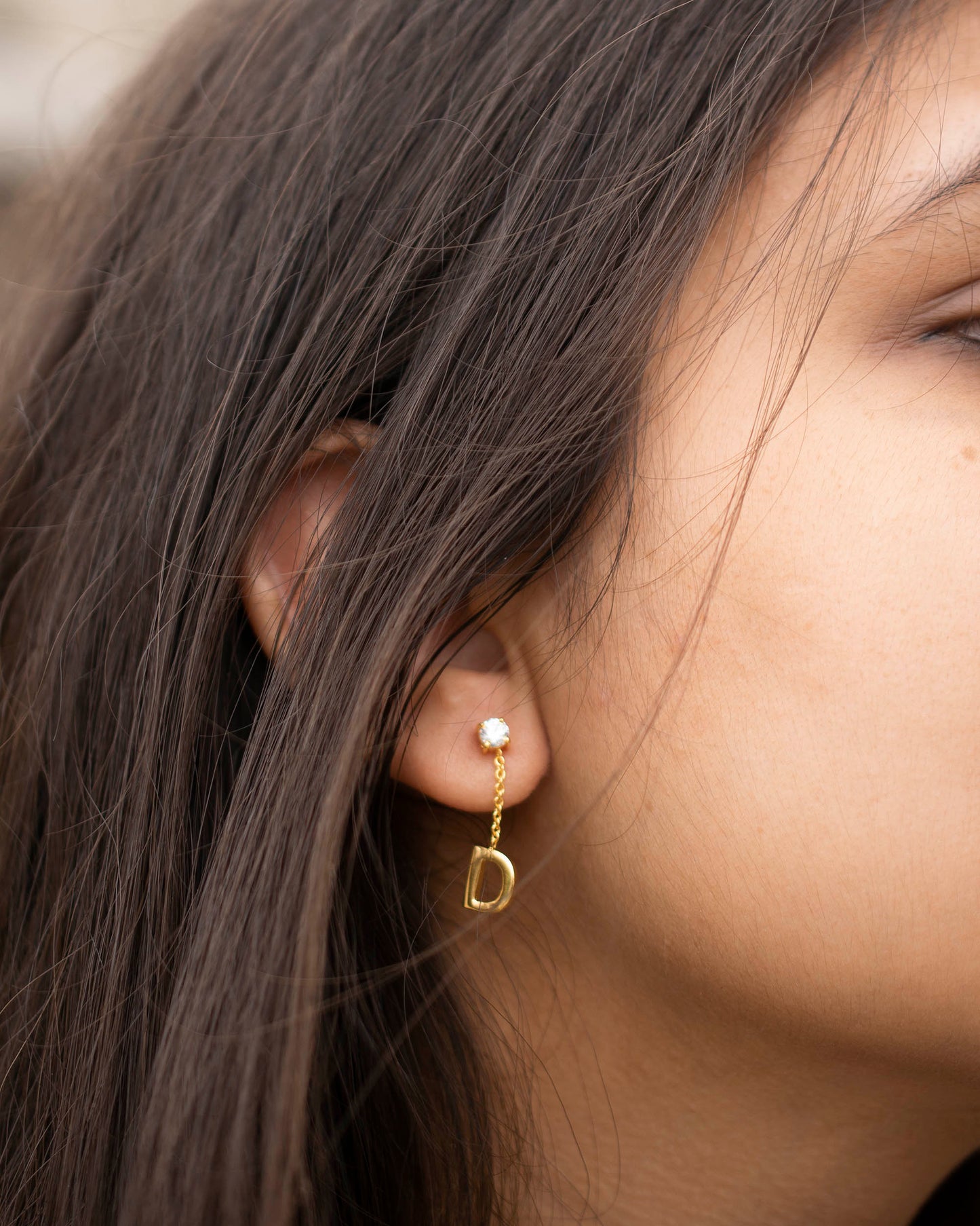 ROUND CUT CHAIN INITIAL EARRINGS