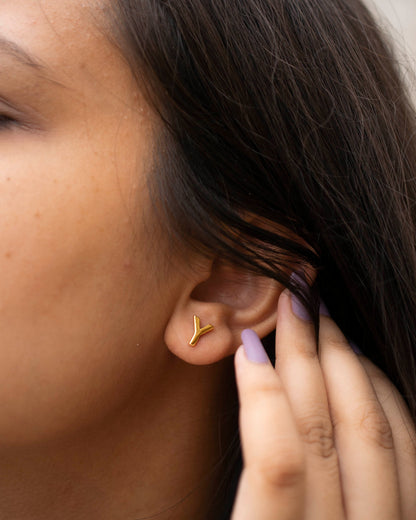 SIMPLE INITIAL EARRINGS