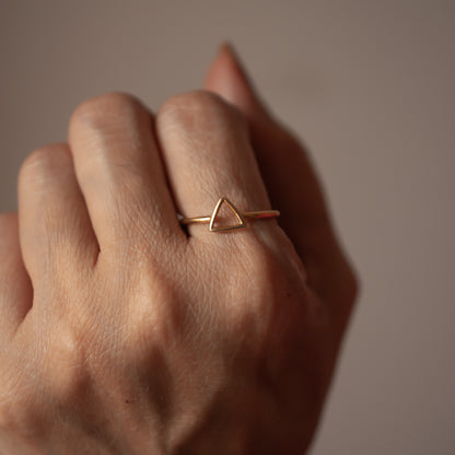 TRIANGLE WIRE 14K GOLD RING