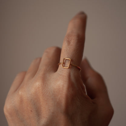 RECTANGLE WIRE 14K GOLD RING