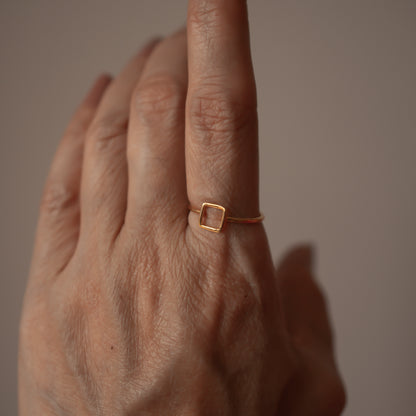 SQUARE WIRE 14K GOLD RING