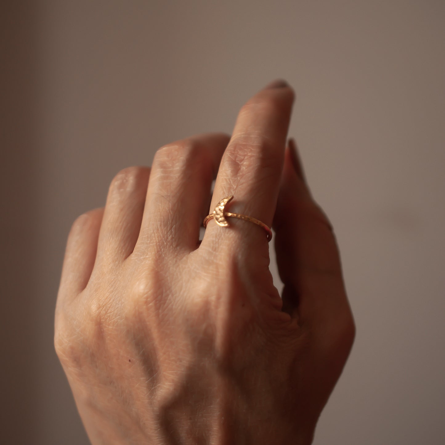 HAMMERED MOON 14K GOLD RING