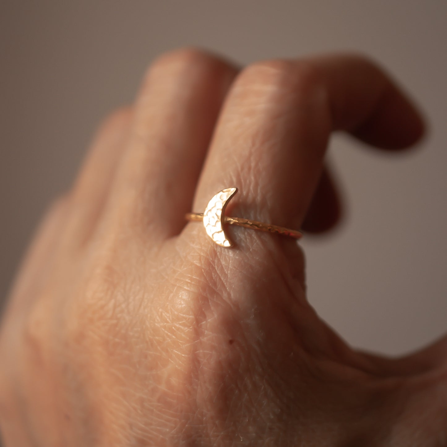 HAMMERED MOON 14K GOLD RING