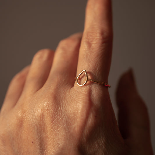 PEAR WIRE 14K GOLD RING