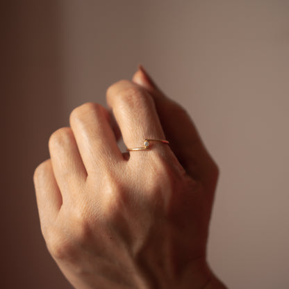 FLOATING DIAMOND 14K GOLD RING