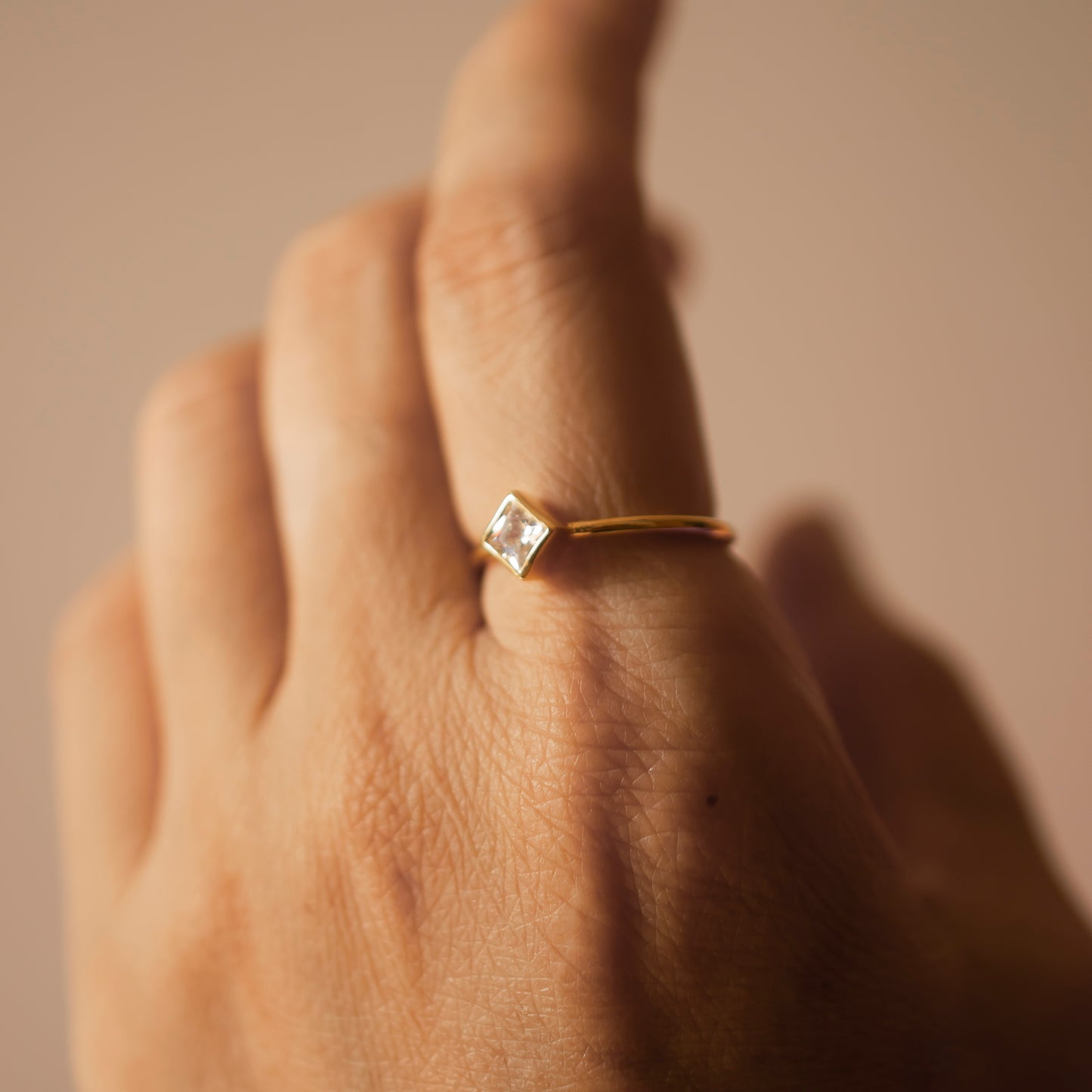 KITE PRINCESS BEZEL SOLITAIRE GOLD RING