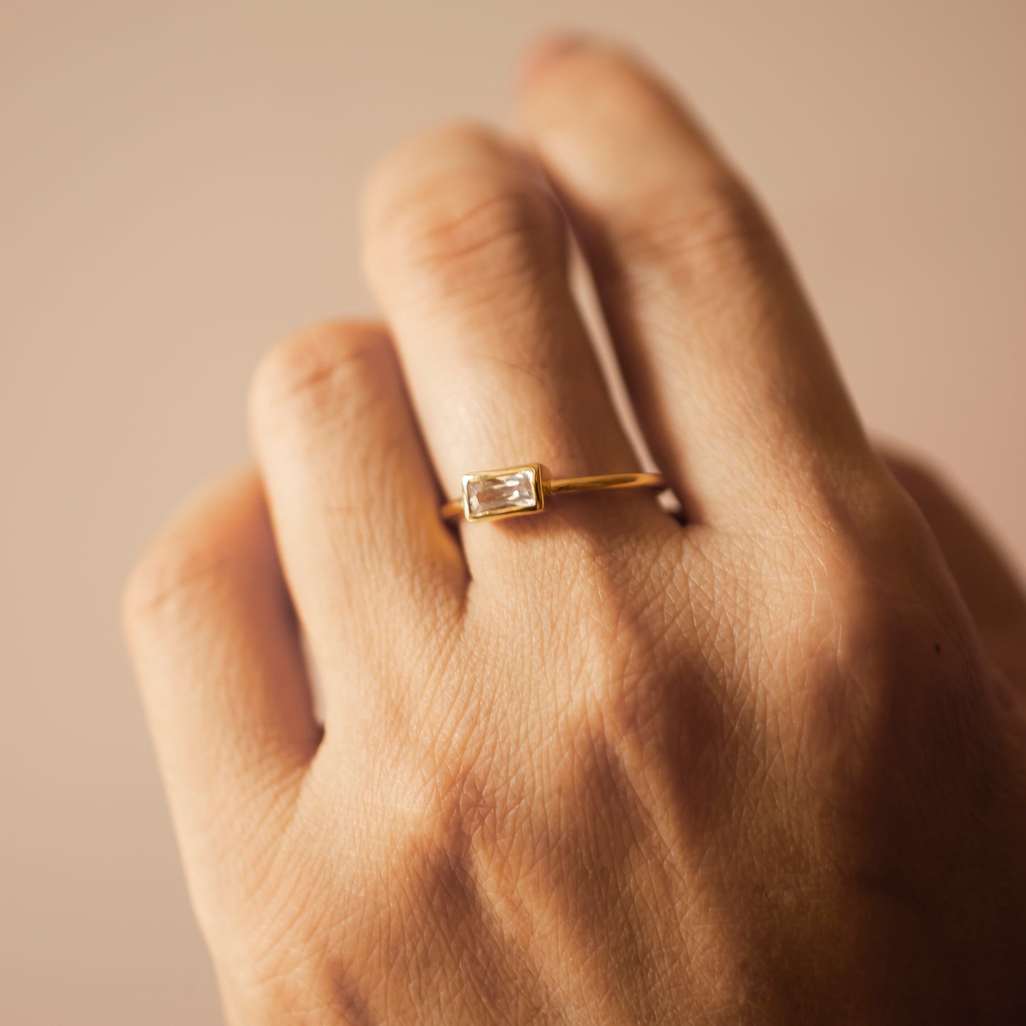 CLASSIC BAGUETTE SOLITAIRE GOLD RING