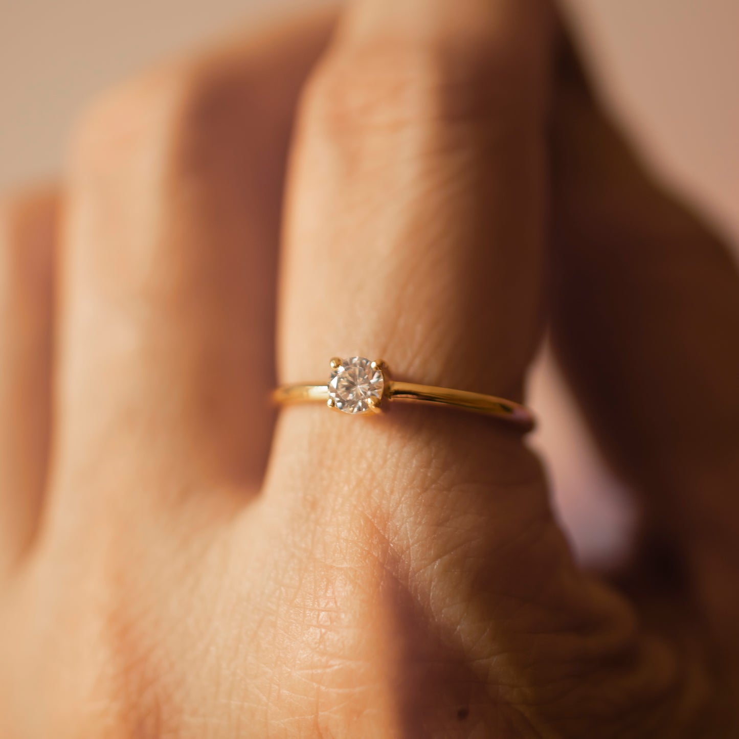 PRONG BRILLIANT ROUND SOLITAIRE GOLD RING