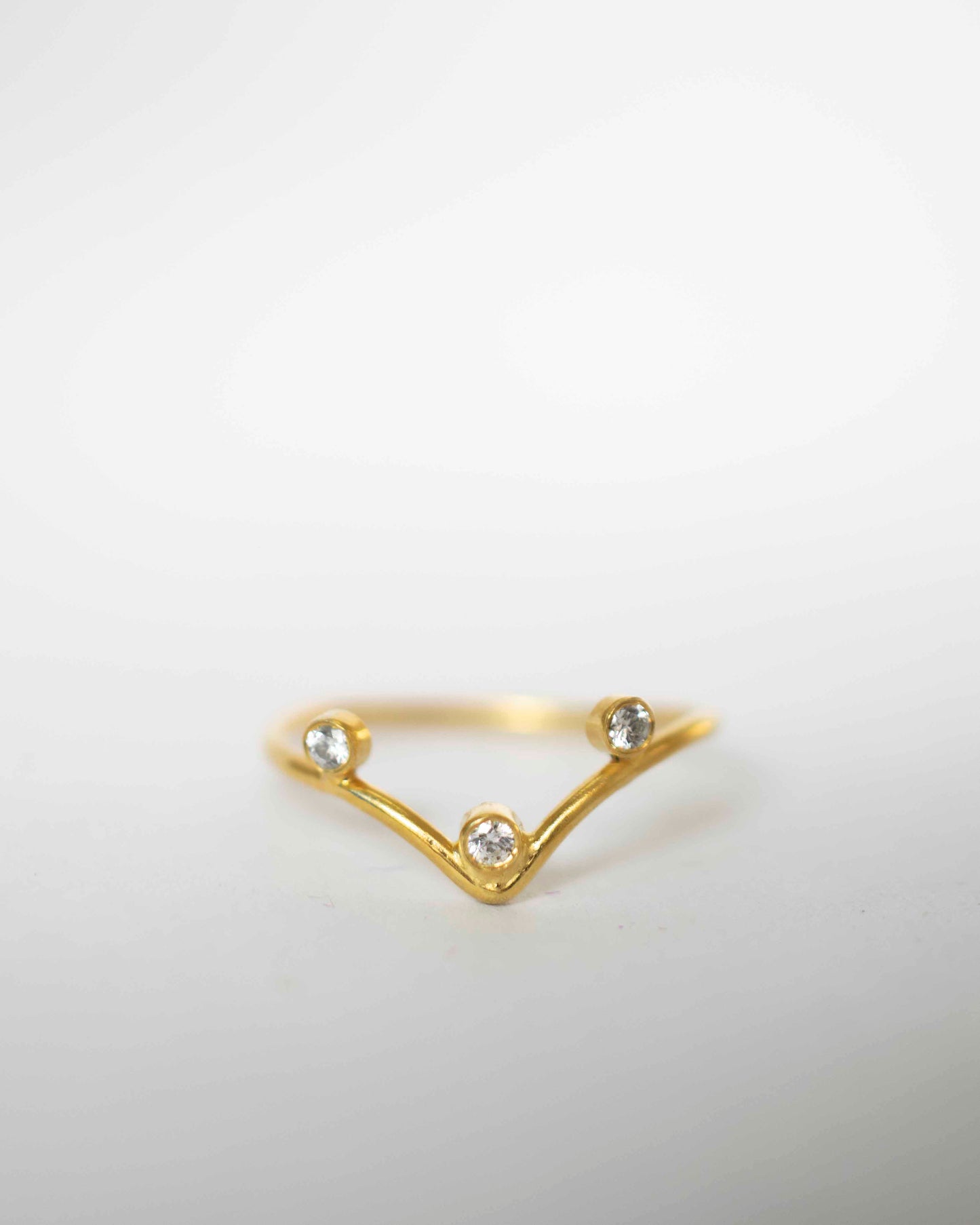 CHEVRON 3 DIAMONDS 14K GOLD RING